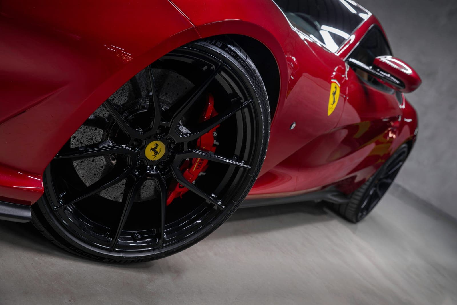 Ferrari 812 Superfast — детали