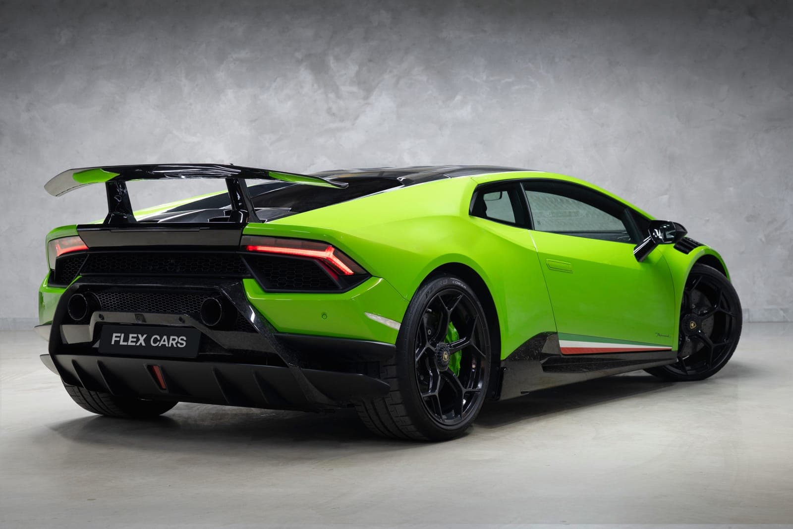 Lamborghini Huracán (зелёный) — экстерьер
