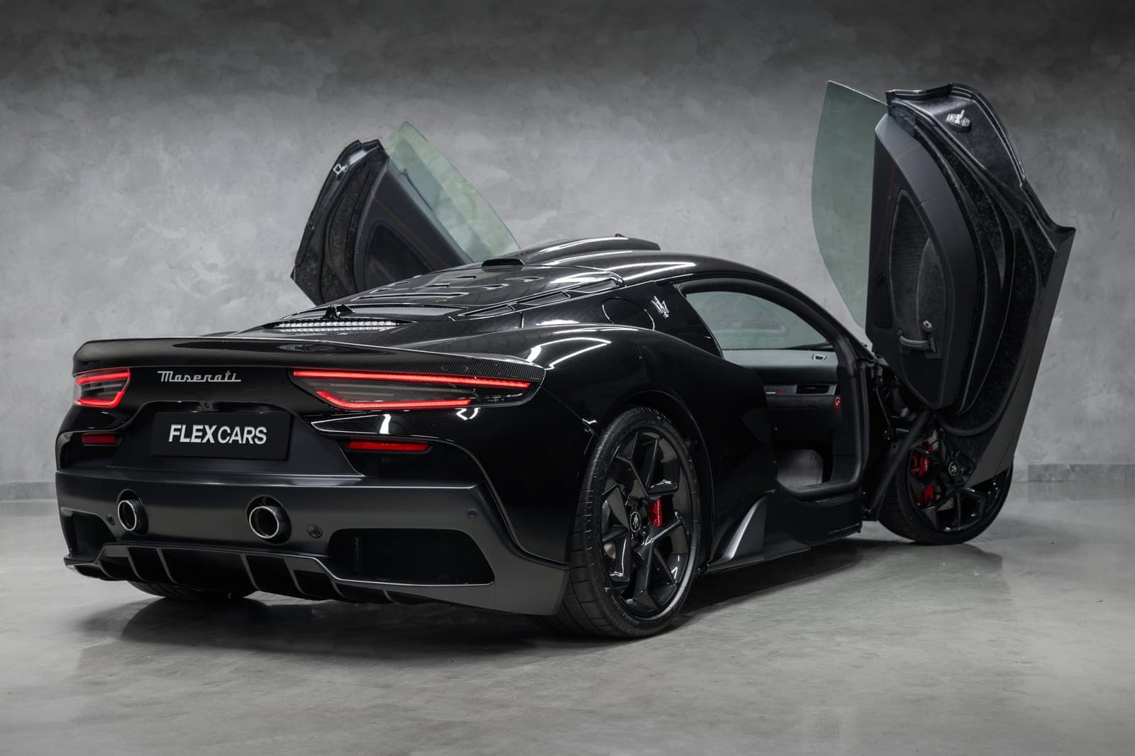 Maserati MC20 — перед