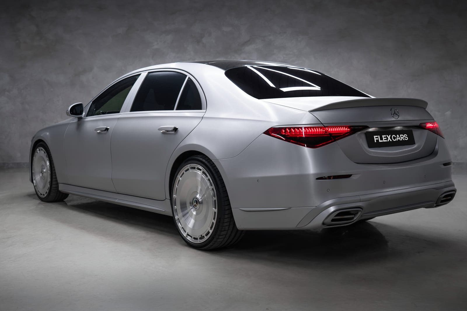 Mercedes-Benz S-Class — фронт