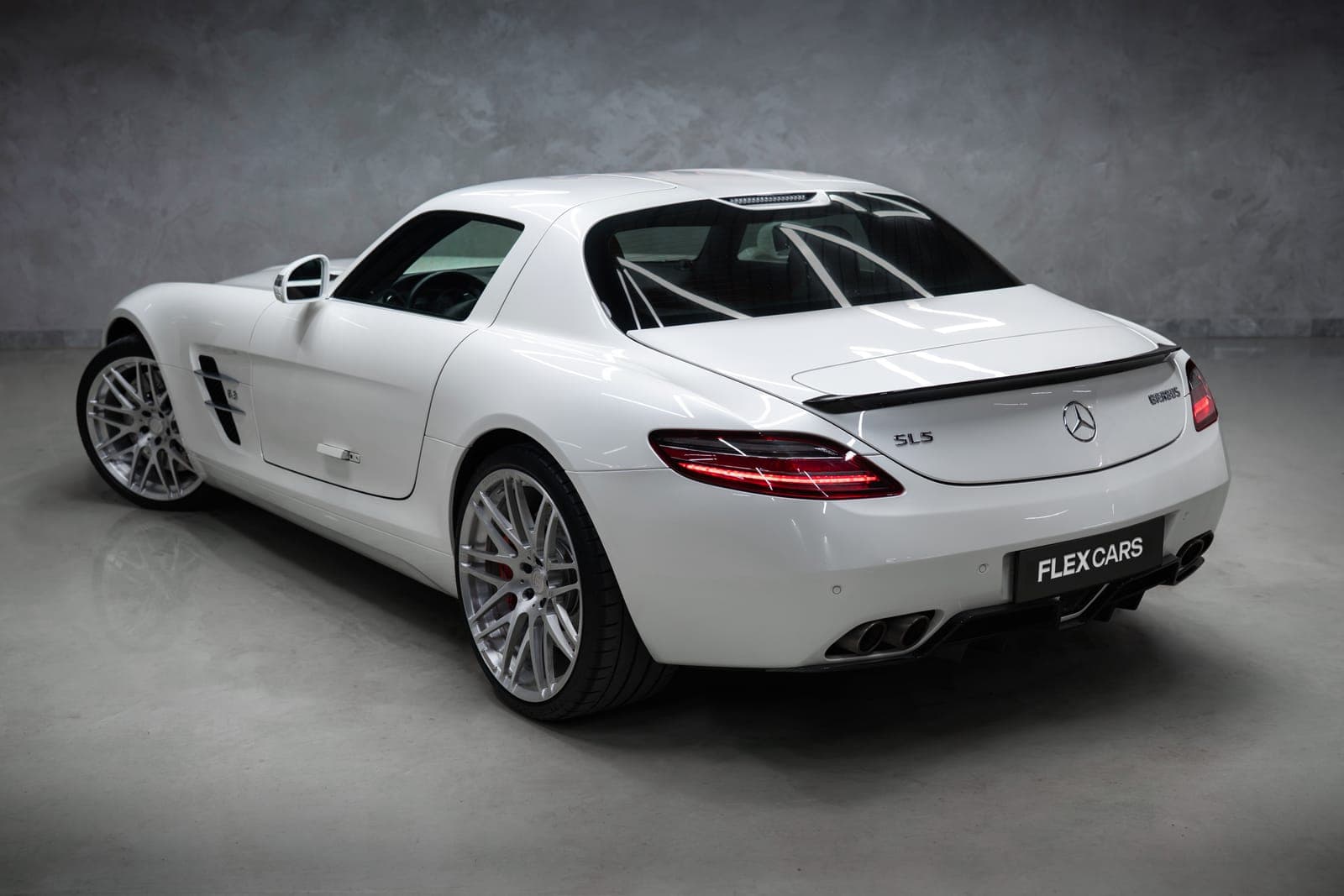 Mercedes-AMG SLS — профиль